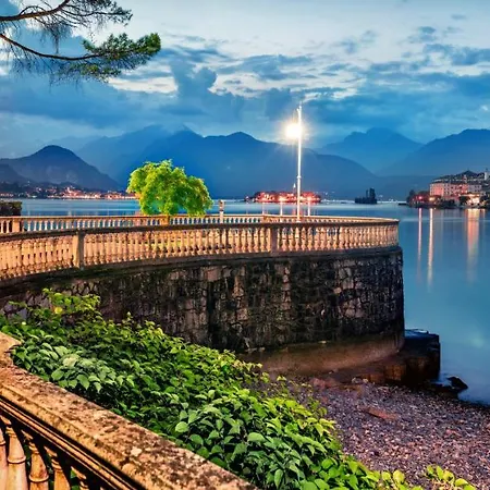 Your Dream On Maggiore: Historic House E Private Jacuzzi