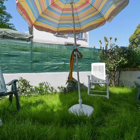 Your Dream On Maggiore: Historic House E Private Jacuzzi Дом отдыха Стреза