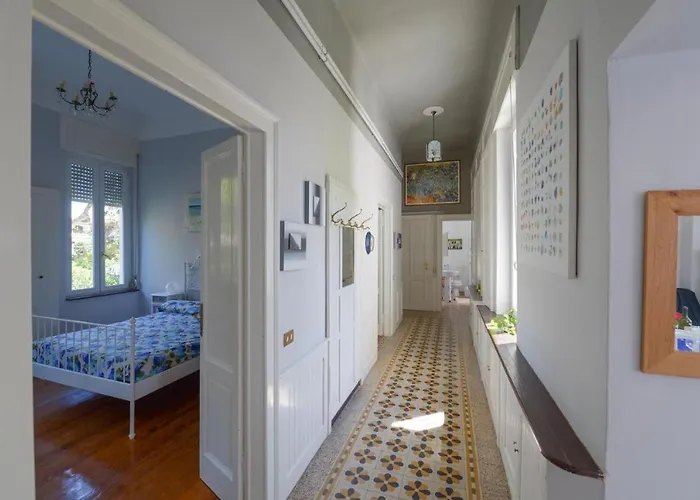 Your Dream On Maggiore: Historic House E Private Jacuzzi Дом отдыха Стреза