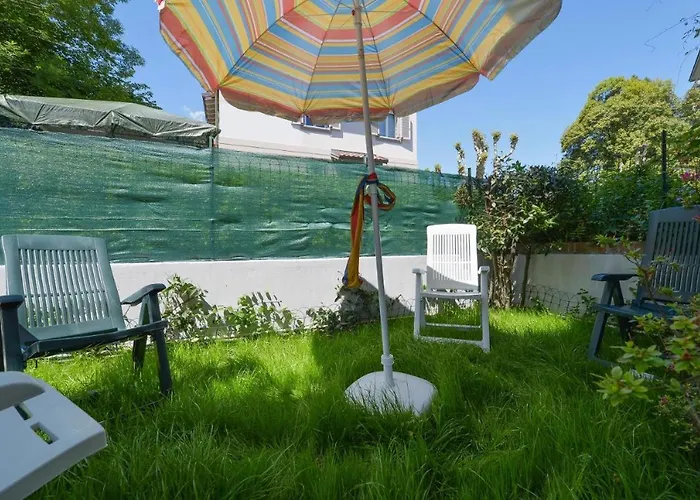 Your Dream On Maggiore: Historic House E Private Jacuzzi Дом отдыха Стреза