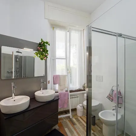 Your Dream On Maggiore: Historic House E Private Jacuzzi 別荘 ストレーザ