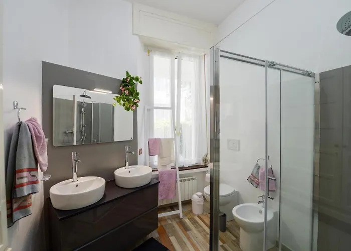 Your Dream On Maggiore: Historic House E Private Jacuzzi Dom wakacyjny Stresa