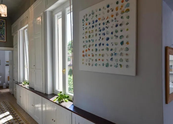 Dom wakacyjny Your Dream On Maggiore: Historic House E Private Jacuzzi Stresa